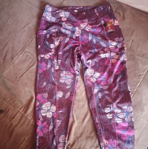 Nwt Women's capri's